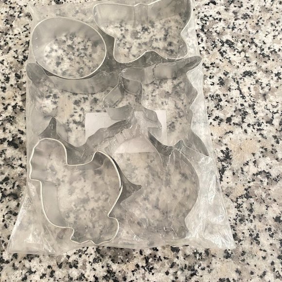 Other - 6 Pcs Easter Cookie Cutter Set New
